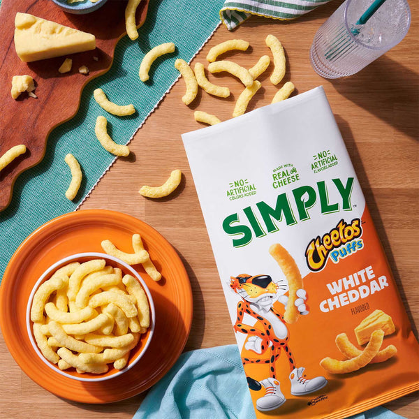 Simply Cheetos White Cheddar Puffs, 0.87 oz., 30 pk.